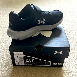 NEW in box!! Under Armour Youth size 2.5 Athletic shoes.